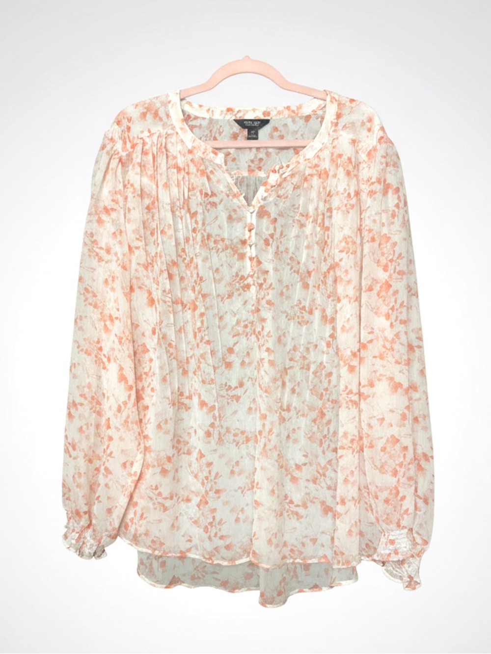 Peach Floral 3/4 Button-Front Blouse–like new. 35" p2p–29" length - Picture 2 of 3